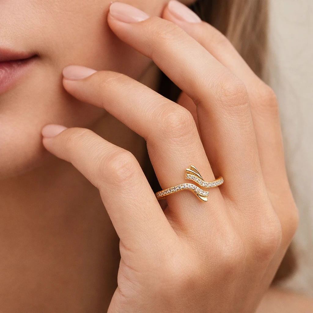 18K Gold Twist Sparkle Ring Secondary image