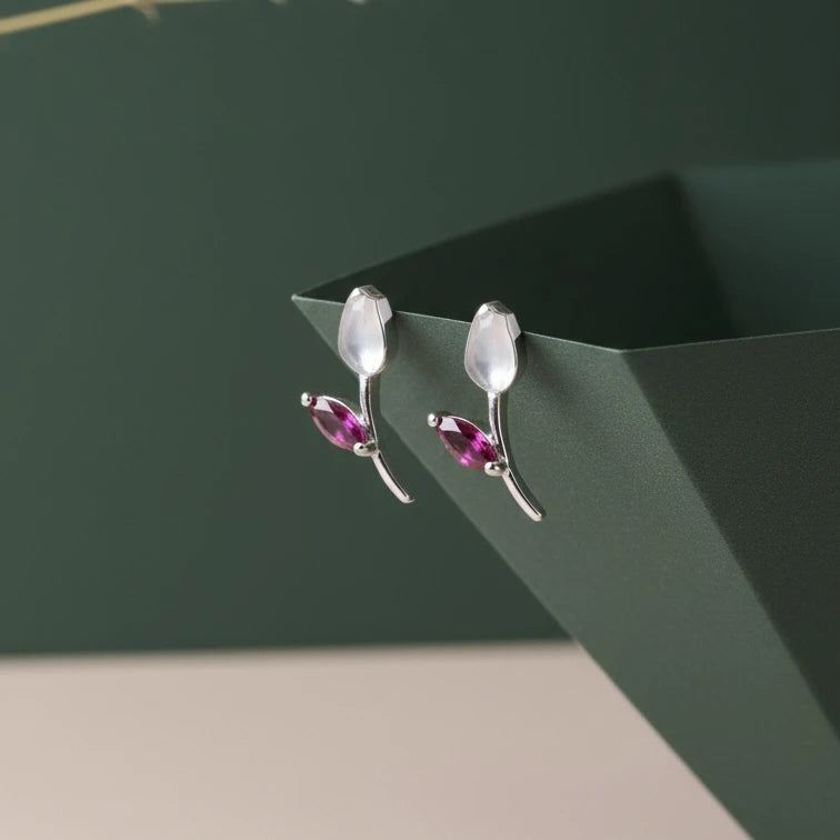 Tulip Minimalist Earrings Secondary image
