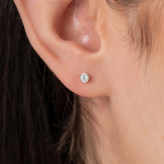 Round Diamond Stud